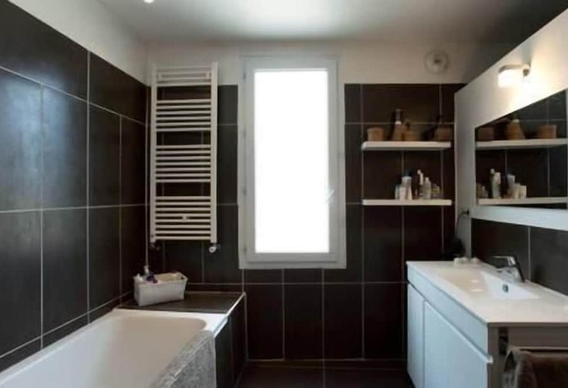 פנסיון La Maison De Cerise