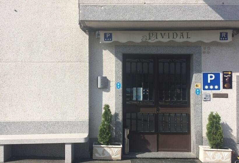 پانسیون P Residencia Pividal