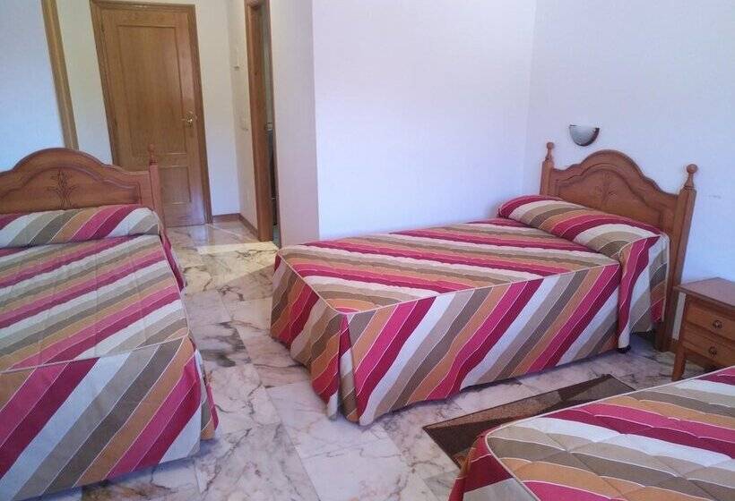 پانسیون P Residencia Pividal