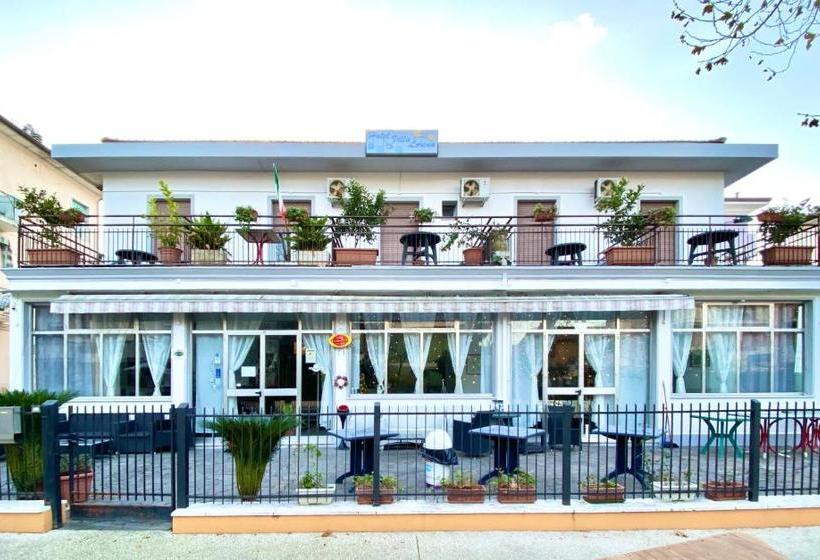 پانسیون Villa Lorena