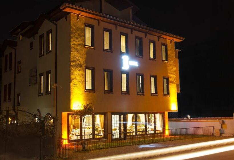 فندق 1inci Konak