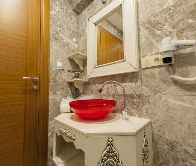 فندق 1inci Konak