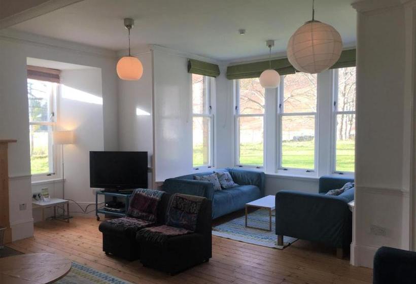 Hartfield House Hostel