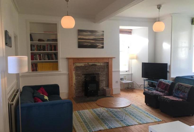 Hartfield House Hostel