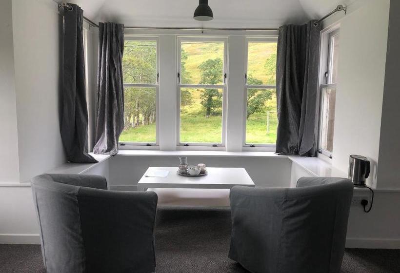 Hartfield House Hostel