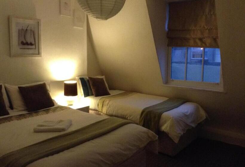 تختخواب و صبحانه Citadel House