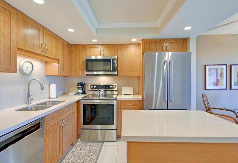 Castle At Maui Banyan