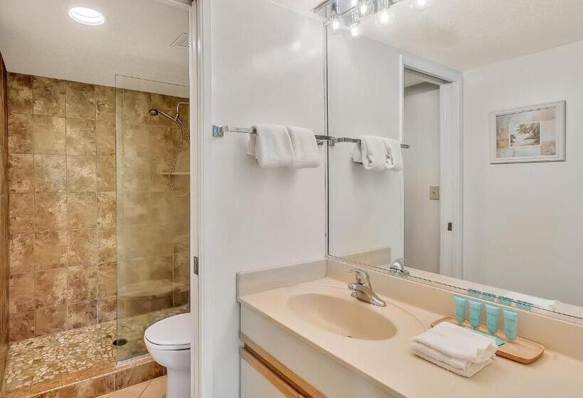 Castle At Maui Banyan