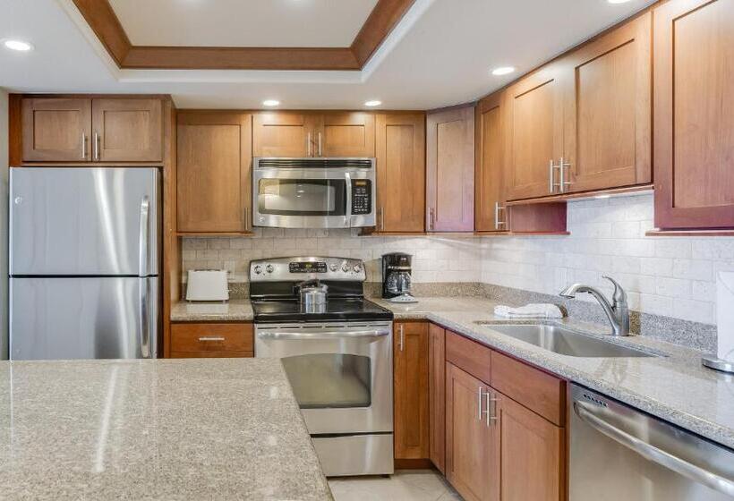 Castle At Maui Banyan