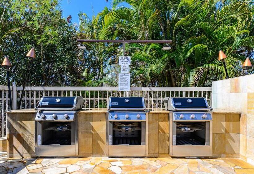 Castle At Maui Banyan