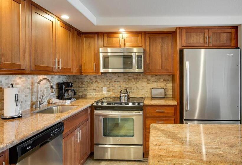 Castle At Maui Banyan