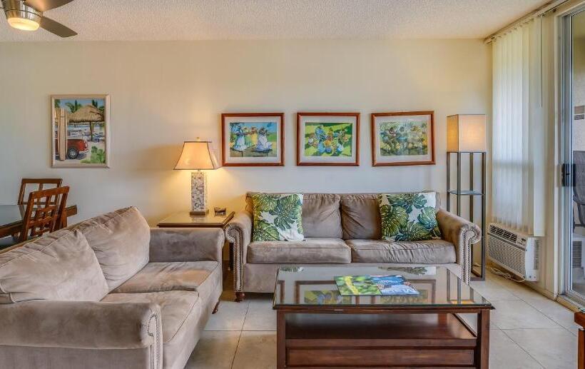 Castle At Maui Banyan