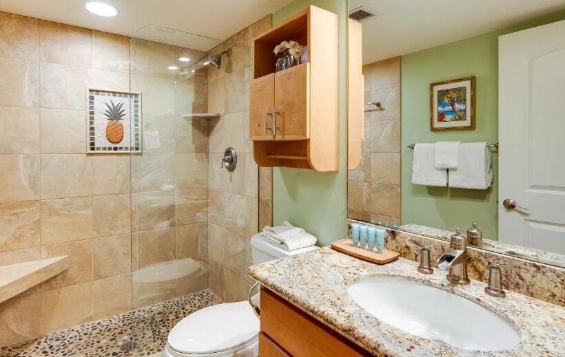 Castle At Maui Banyan