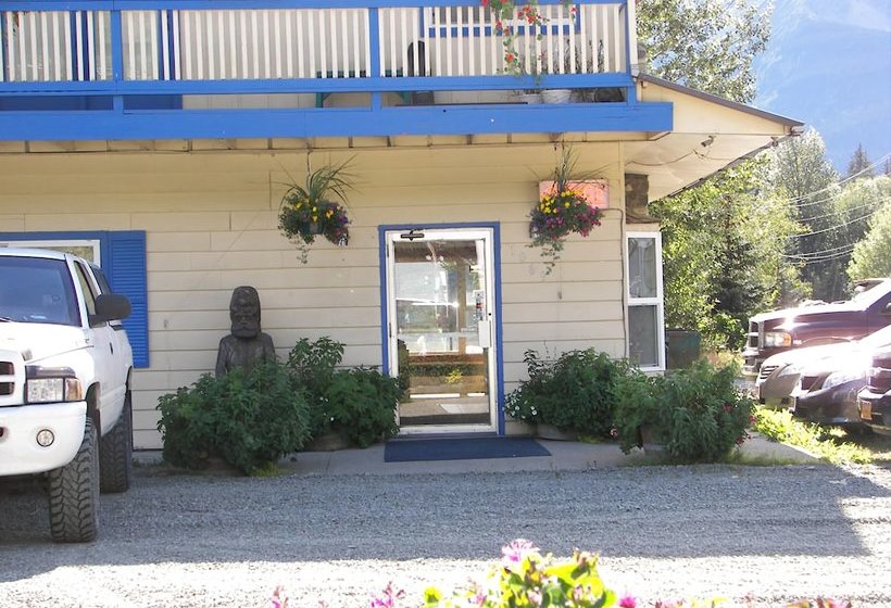 Eagles Nest Motel