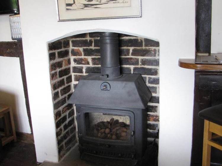 פונדק Rose & Crown