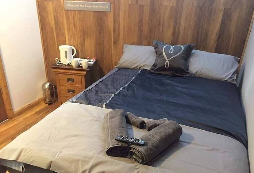 簡易ホテル The Bull On The Bridge