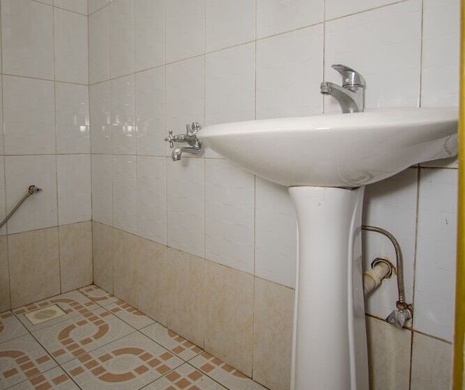 هتل Arch Apartments