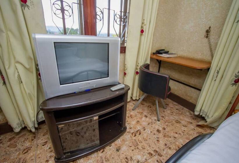 هتل Arch Apartments