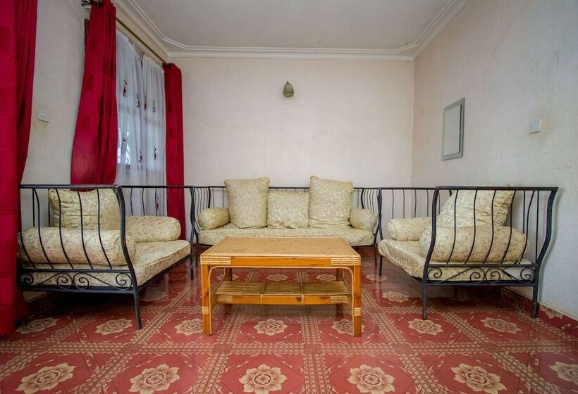 هتل Arch Apartments