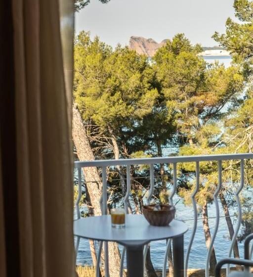 Отель Corniche Du Liouquet