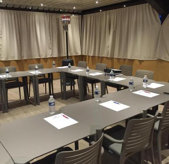 Отель Corniche Du Liouquet