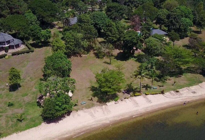 هتل Garuga Resort Beach