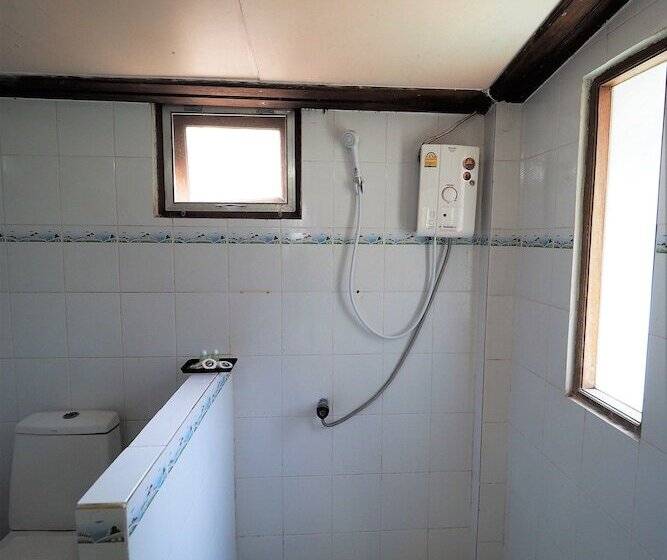 בית מלון כפרי Khaothone River View Resort