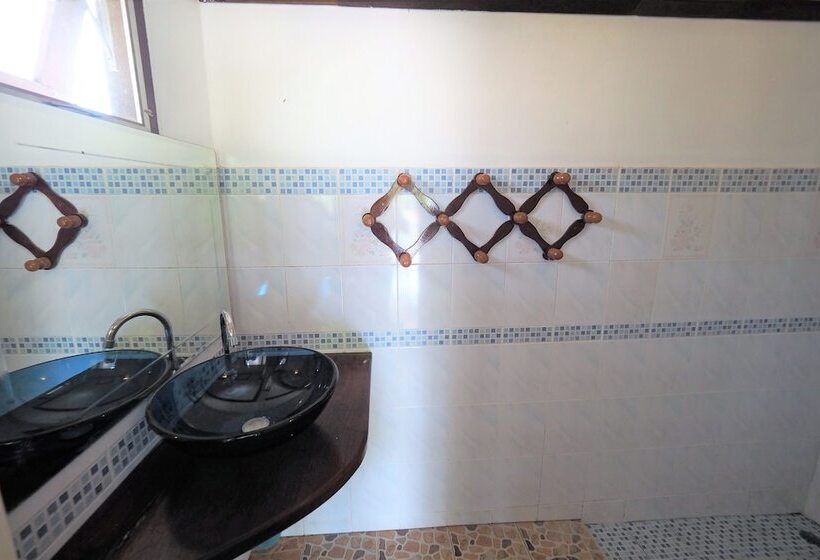 בית מלון כפרי Khaothone River View Resort