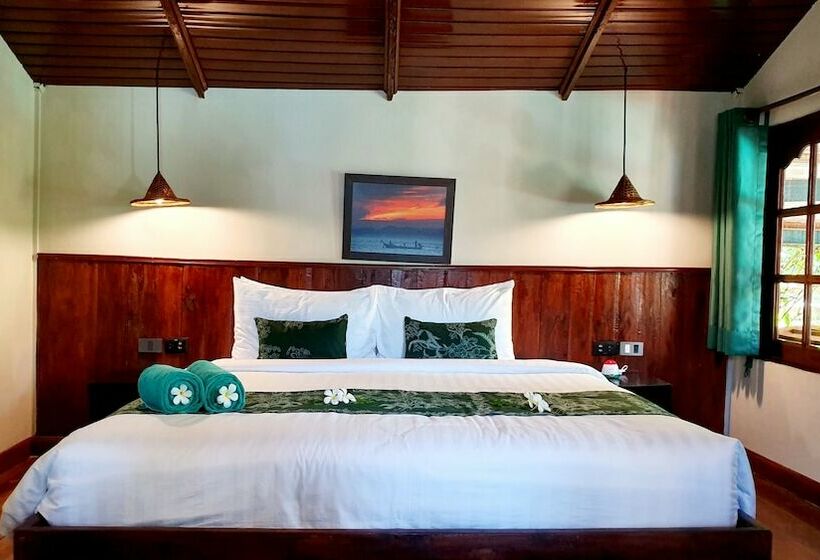 בית מלון כפרי Koh Jum Ocean Beach Resort