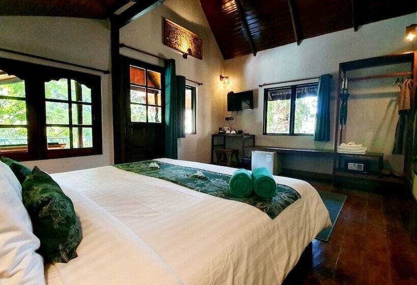 בית מלון כפרי Koh Jum Ocean Beach Resort