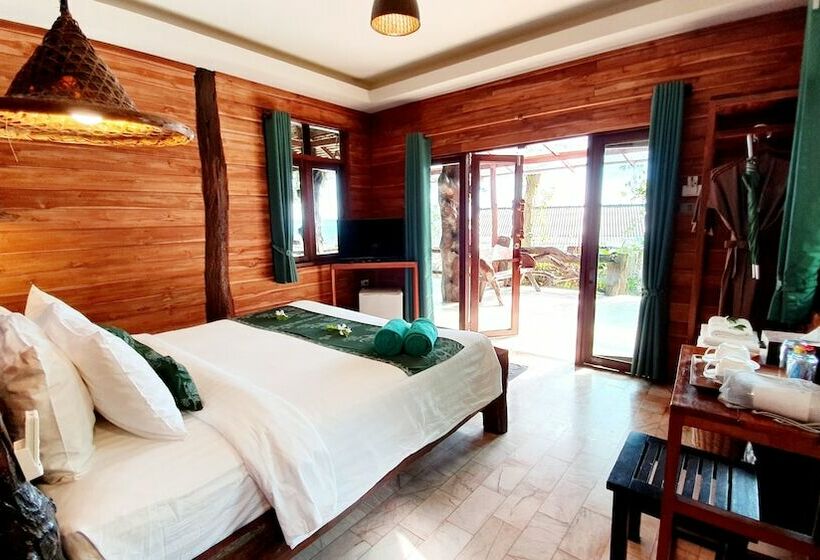 בית מלון כפרי Koh Jum Ocean Beach Resort