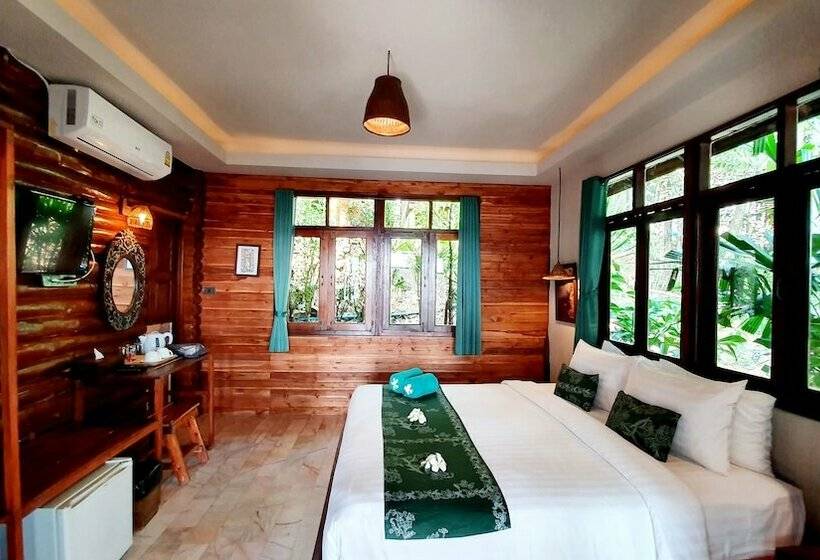 בית מלון כפרי Koh Jum Ocean Beach Resort