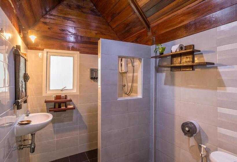 בית מלון כפרי Koh Jum Ocean Beach Resort