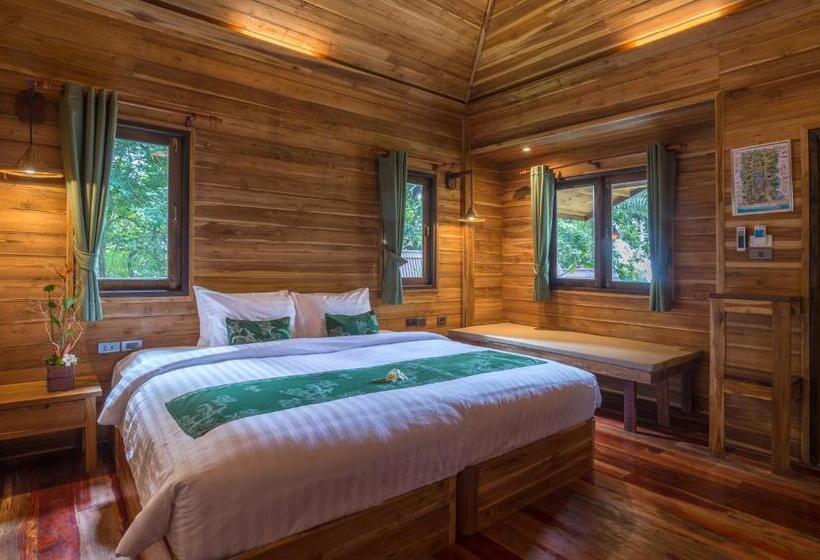 בית מלון כפרי Koh Jum Ocean Beach Resort