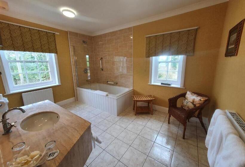 فندق Langley Castle