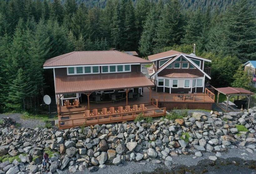 هتل Resurrection Lodge On The Bay