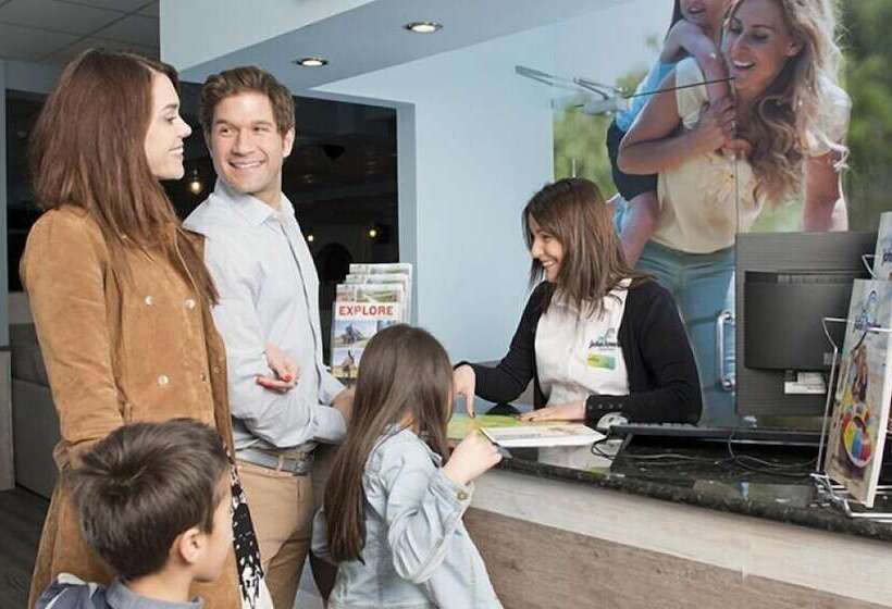 Отель Sandy Glade Holiday Park