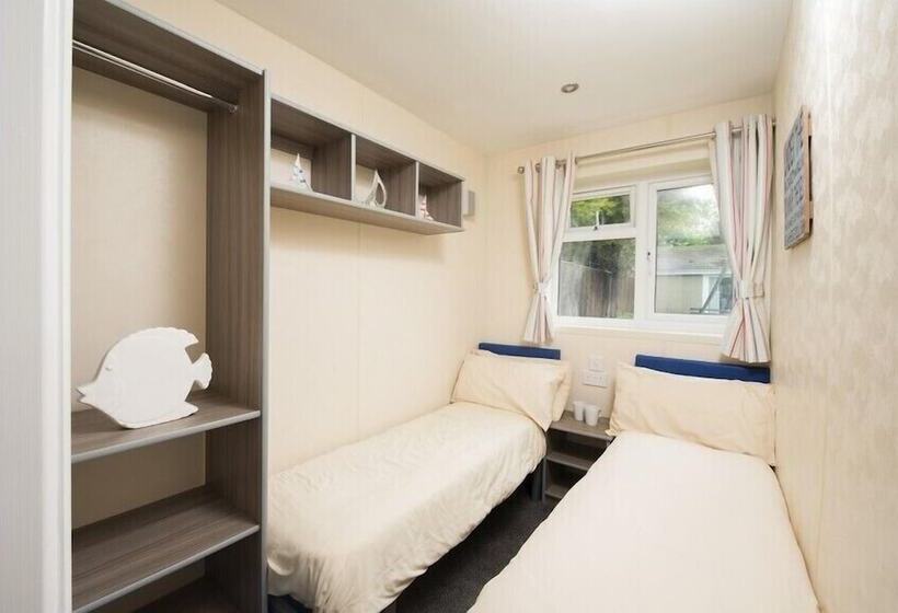 Отель Sandy Glade Holiday Park