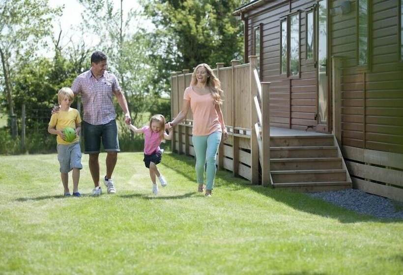 בית מלון כפרי Sandy Meadows Lodge Park