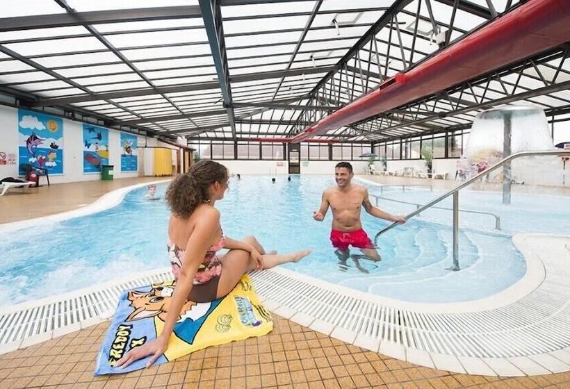 בית מלון כפרי Sandy Meadows Lodge Park