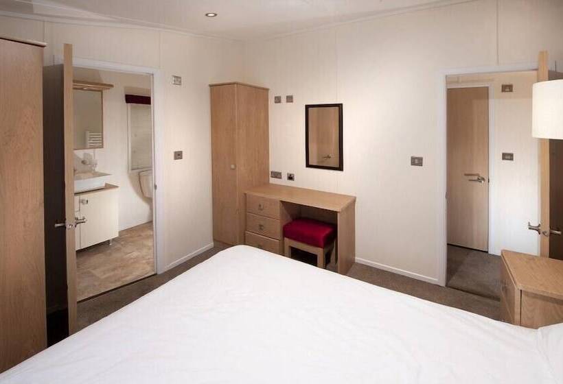 בית מלון כפרי Sandy Meadows Lodge Park