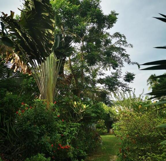 فندق Subsavet Village