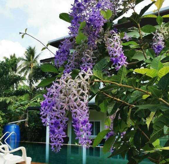 فندق Subsavet Village