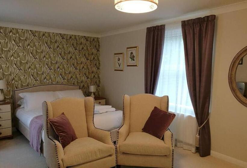 هتل The Devon Court