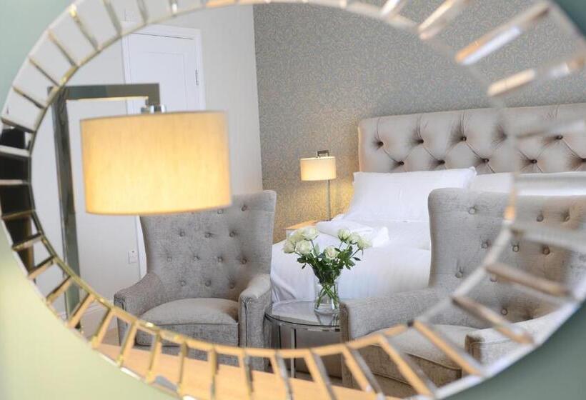 هتل The Devon Court