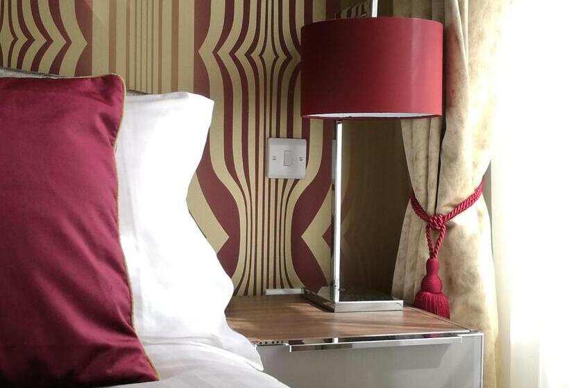 هتل The Devon Court