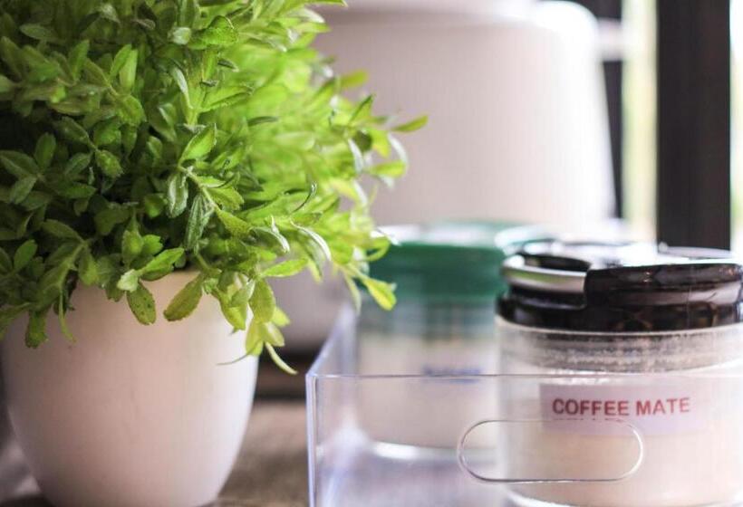 호텔 Vipa House Phuket   Sha Extra Plus