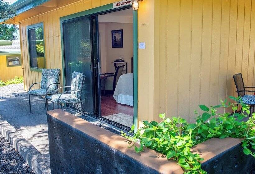 Inn At Buckhorn Cove