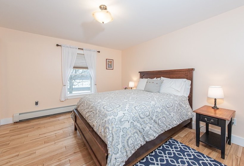 Maple Rock Bed & Breakfast