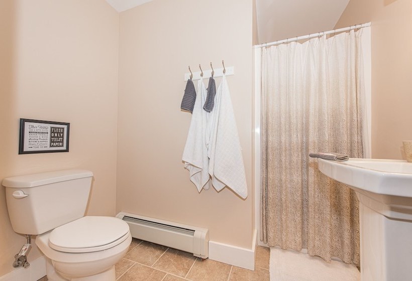 Maple Rock Bed & Breakfast